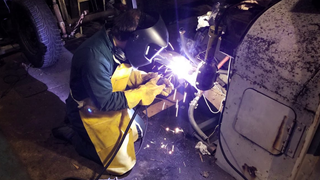 How I Rebuilt My $500 Postal Jeep's Rusted-Out Frame With a $100 Welder
